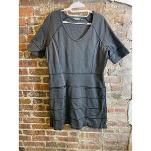 ATHLETA • Gray Knee Length Leisure Dress Two Front Zip Pockets Elbow-length Slee
